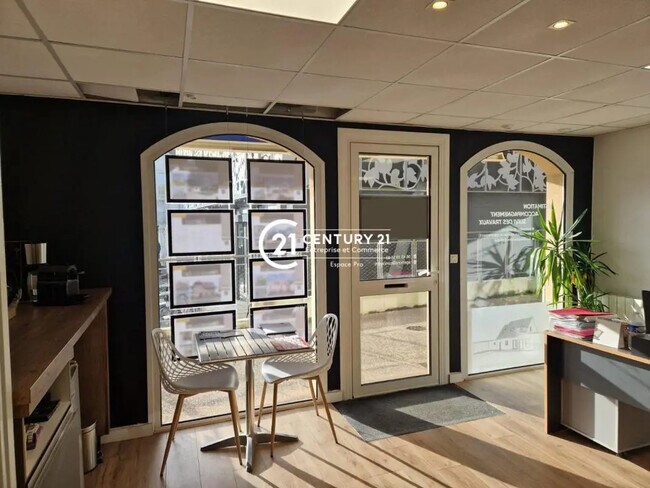 Plus de détails pour Local commercial à louer