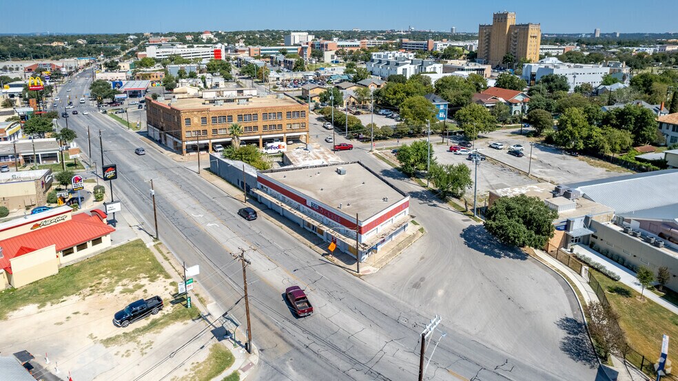 600-602 San Pedro Ave, San Antonio, TX à vendre - Aérien – Image 2 sur 8
