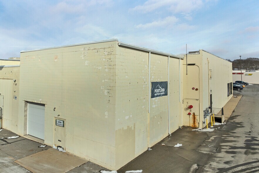 777 S Willow St, Manchester, NH à louer - Photo de l’immeuble – Image 3 sur 39