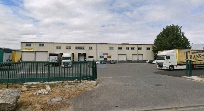 Plus de détails pour Local d’activités à vendre