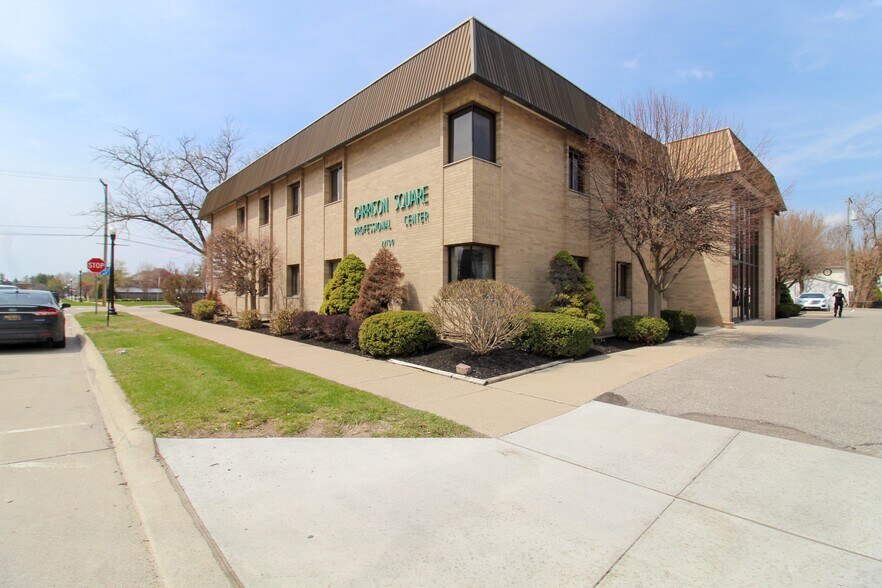 22190 Garrison St, Dearborn, MI à louer - Photo de l’immeuble – Image 1 sur 13