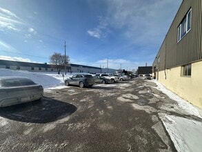 890 Brock Rd, Pickering, ON à louer Photo intérieure– Image 1 sur 13