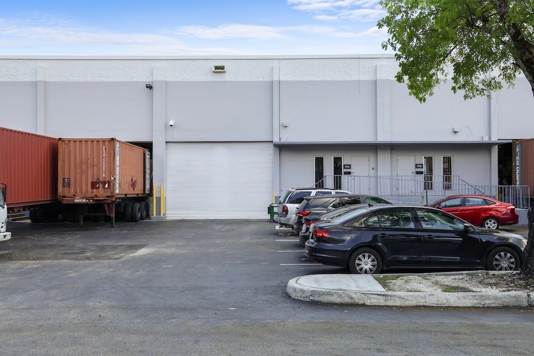 7950-7966 NW 14th St, Miami, FL à louer Photo de l’immeuble– Image 1 sur 13