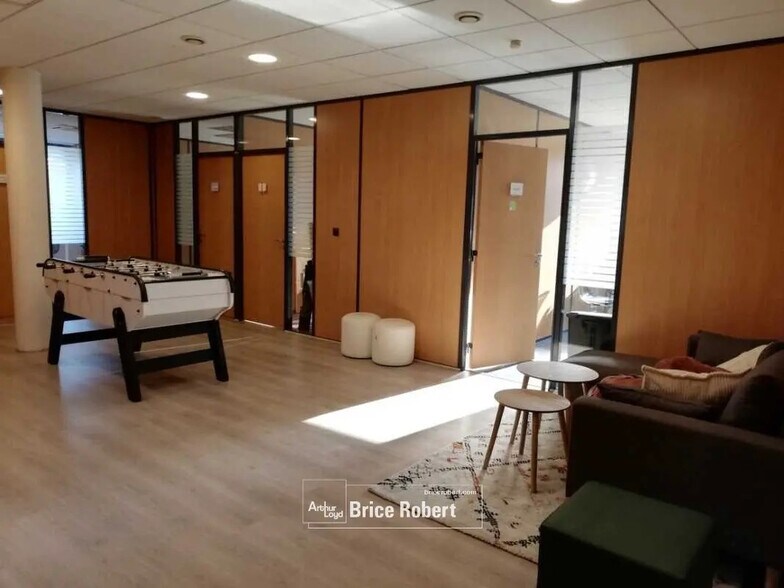 Bureau dans Lyon à vendre - Photo de l’immeuble – Image 2 sur 7