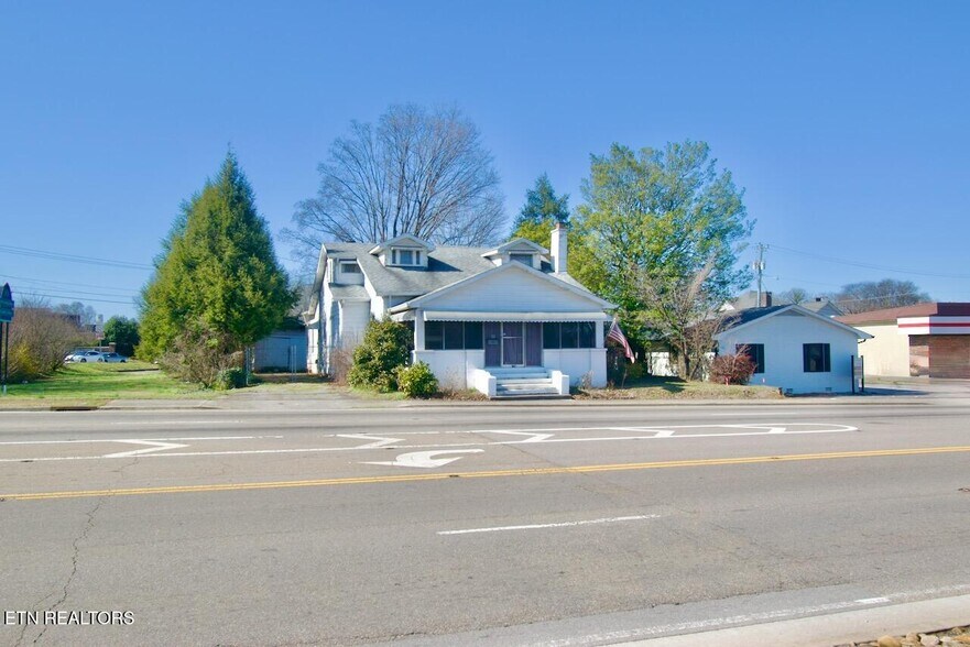 615 S Washington St, Maryville, TN à vendre - Photo de l’immeuble – Image 1 sur 22