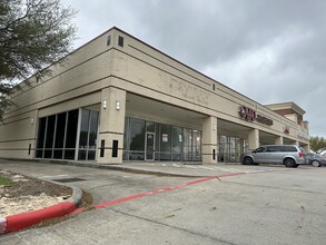 1921 N Main St, Pearland, TX à louer Photo de l’immeuble– Image 1 sur 6