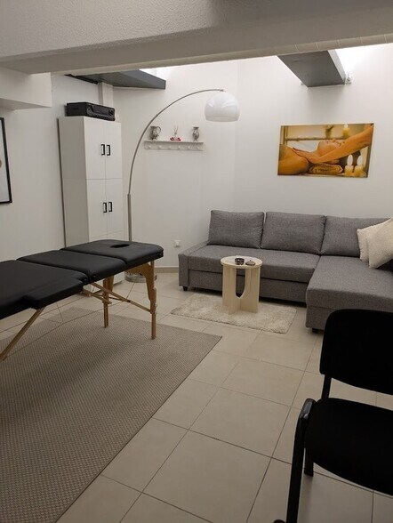Médical dans Bourgoin-Jallieu à louer - Photo de l’immeuble – Image 2 sur 10