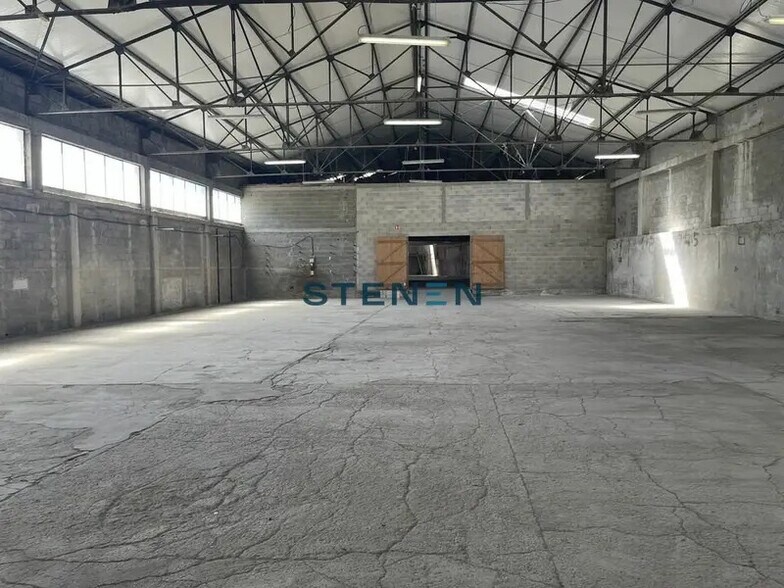 Industriel/Logistique dans Gémenos à louer - Photo intérieure – Image 2 sur 10