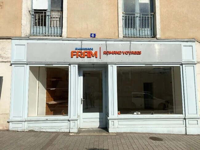 Plus de détails pour Local commercial à louer