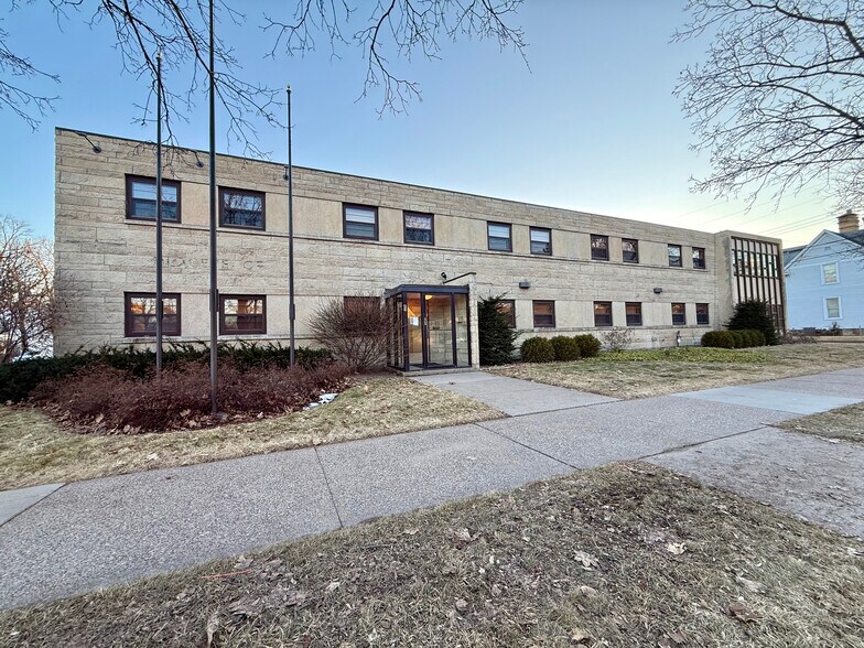 176 8th St, Winona, MN à vendre - Photo de l’immeuble – Image 3 sur 19