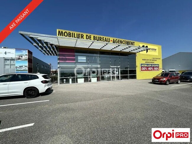 Plus de détails pour Local d'activités à louer