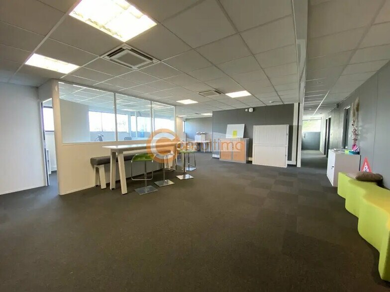 Bureau dans Pessac à louer - Photo de l’immeuble – Image 2 sur 15