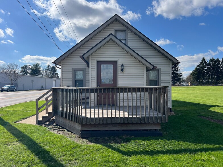 7431 Middlebranch Ave NE, Canton, OH à vendre - Photo de l’immeuble – Image 2 sur 21