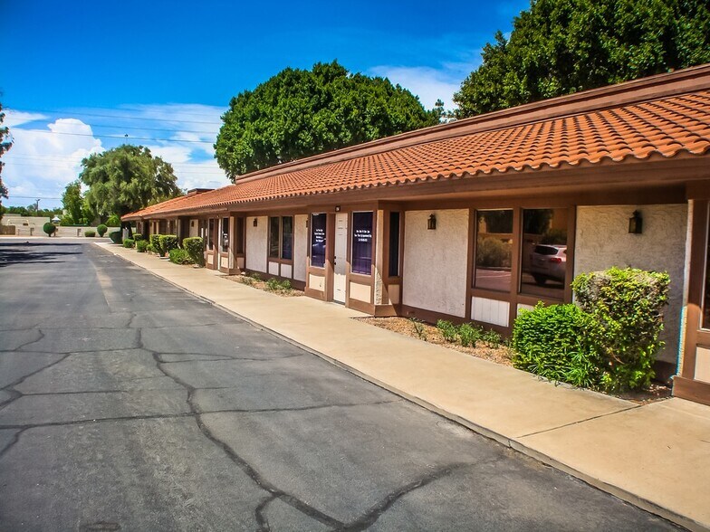 2135 E University Dr, Mesa, AZ à louer - Photo de l’immeuble – Image 3 sur 5