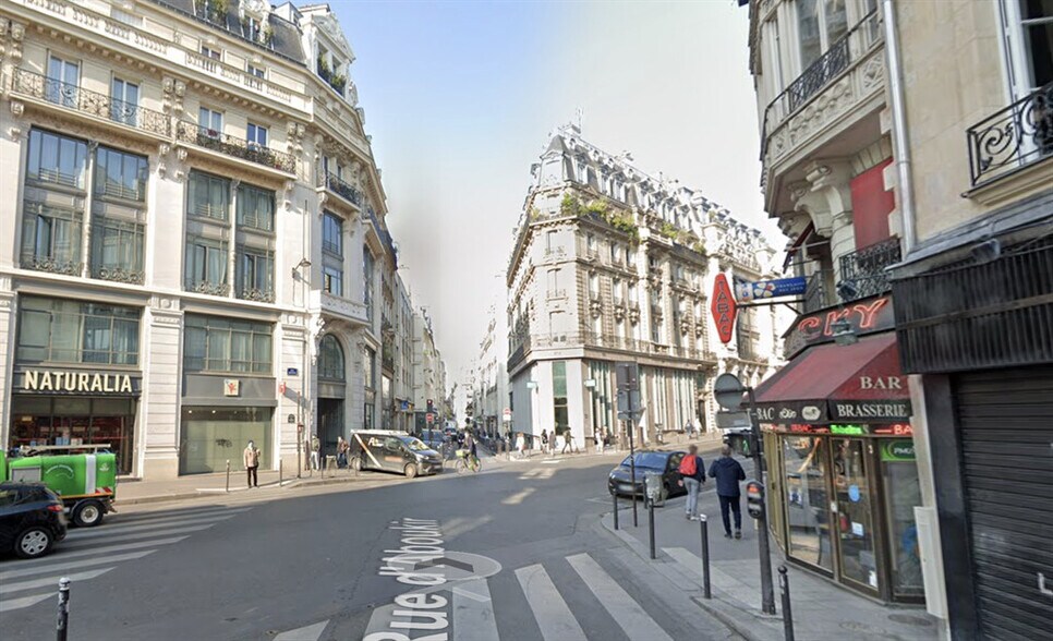 Local commercial dans Paris à louer - Photo de l’immeuble – Image 2 sur 3
