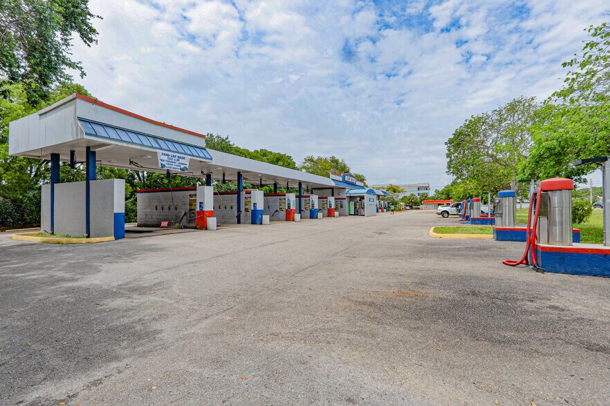 7520 W Mcnab Rd, North Lauderdale, FL à vendre - Photo de l’immeuble – Image 3 sur 4