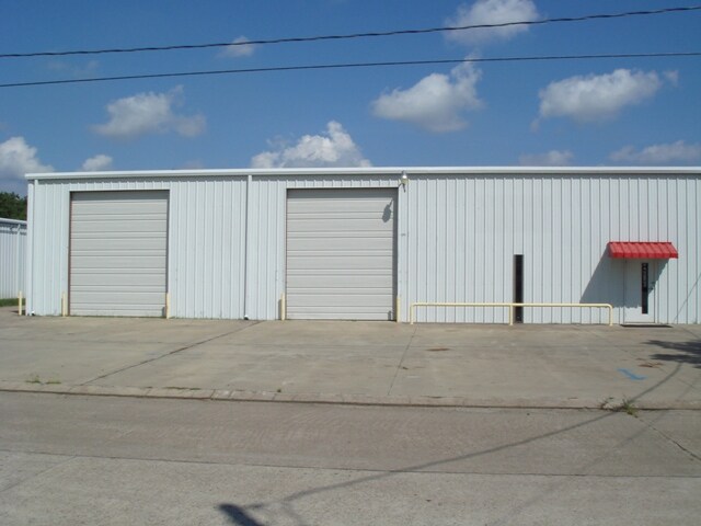 2145 Stillwater, Beaumont, TX à louer Photo de l’immeuble– Image 1 sur 9