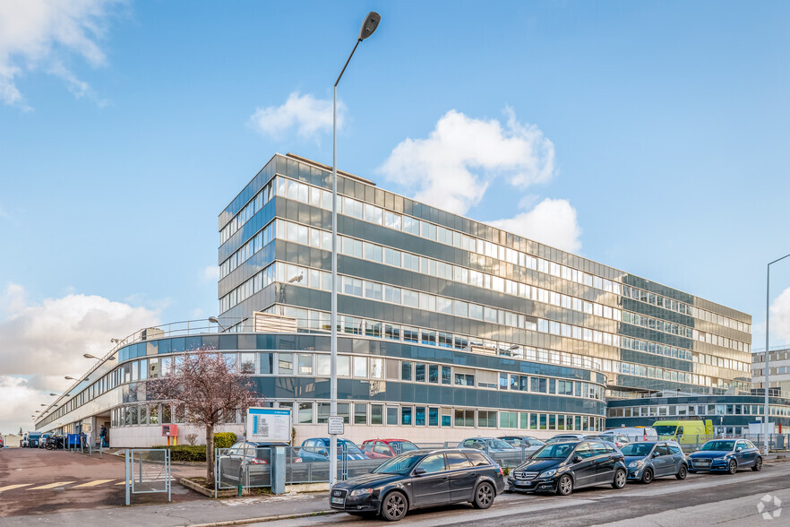 Bureau dans Nanterre à louer - Photo principale – Image 1 sur 4