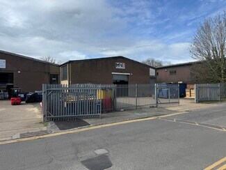 Plus de détails pour Wessex Rd, Bourne End - Industriel/Logistique à louer