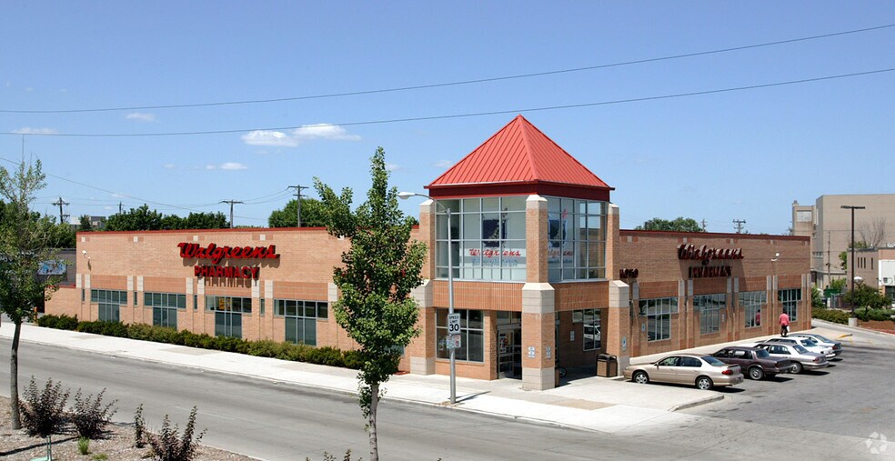2222 W Capitol Dr, Milwaukee, WI à vendre - Photo de l’immeuble – Image 3 sur 10