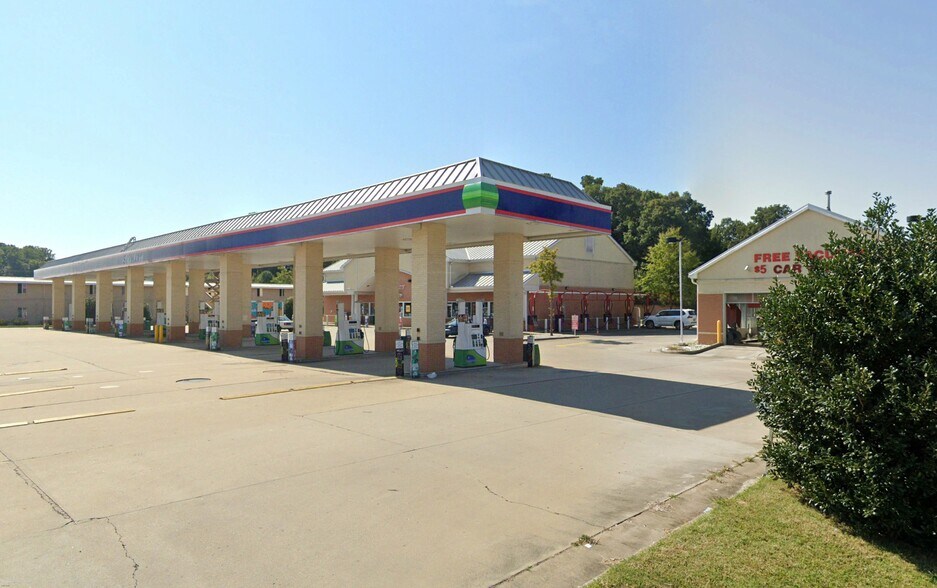 11005 Jefferson Ave, Newport News, VA à louer - Photo de l’immeuble – Image 2 sur 3