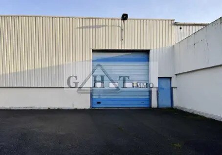 Industriel/Logistique dans Creil à vendre - Photo de l’immeuble – Image 1 sur 6