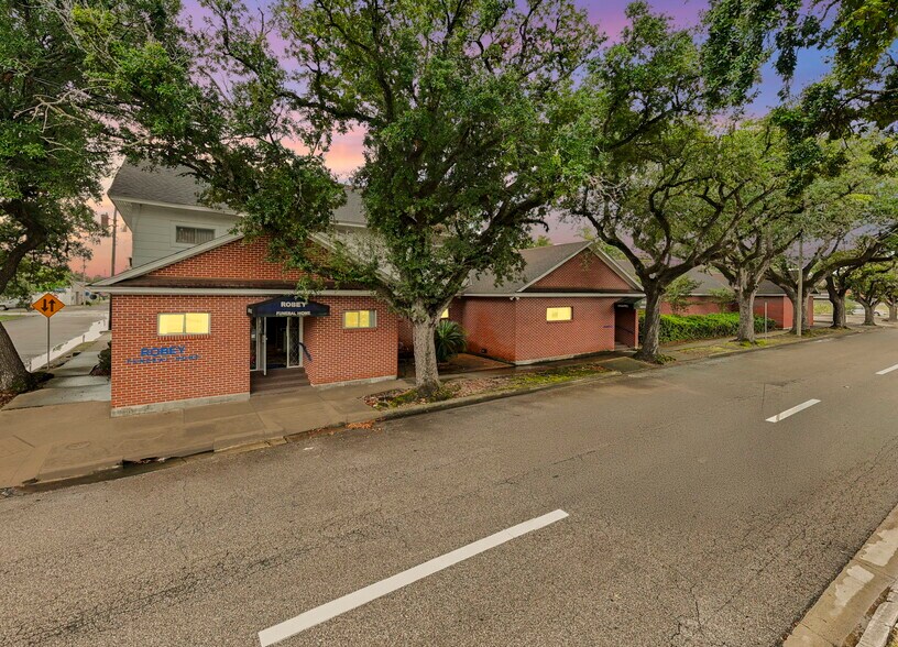 403 W Sterling St, Baytown, TX à vendre - Photo principale – Image 1 sur 40