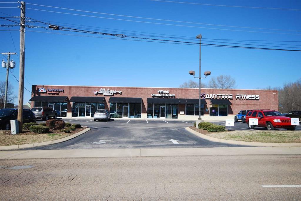 133 W University Pky, Jackson, TN à louer Photo de l’immeuble– Image 1 sur 5