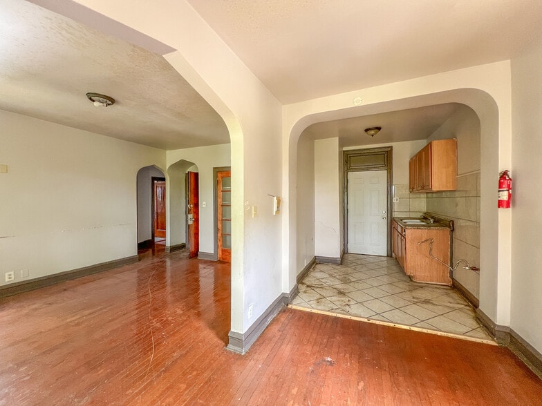 7951-7955 S Muskegon Ave, Chicago, IL à vendre - Photo de l’immeuble – Image 3 sur 11