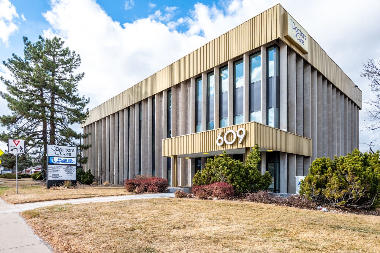 609 W Littleton Blvd, Littleton, CO à louer Photo principale– Image 1 sur 14
