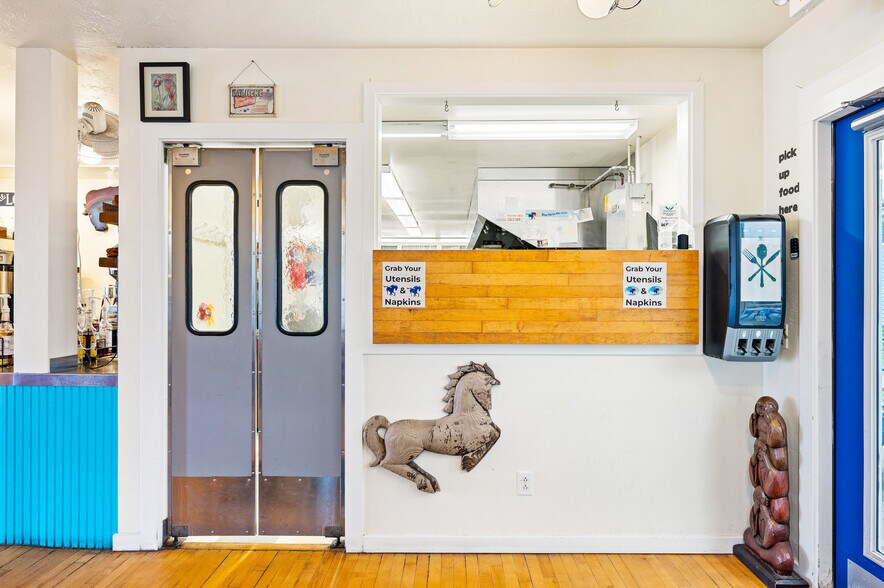 4113 Main St, Fish Creek, WI à vendre - Photo de l’immeuble – Image 3 sur 128