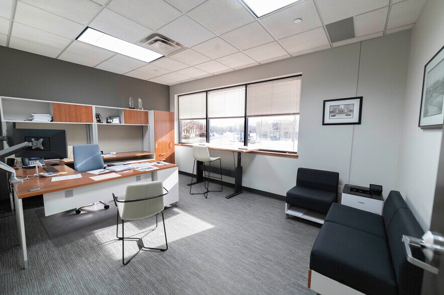 4812 McMurry Ave, Fort Collins, CO à vendre - Photo de l’immeuble – Image 3 sur 10