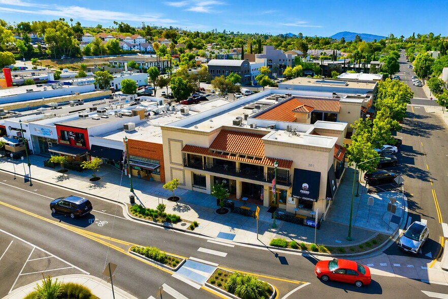 201 E Grand Ave, Escondido, CA à vendre - Photo de l’immeuble – Image 3 sur 18