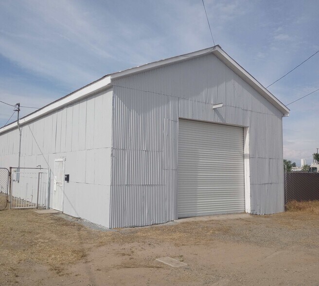 232 W Napa Ave, Fresno, CA à vendre - Photo de l’immeuble – Image 2 sur 5