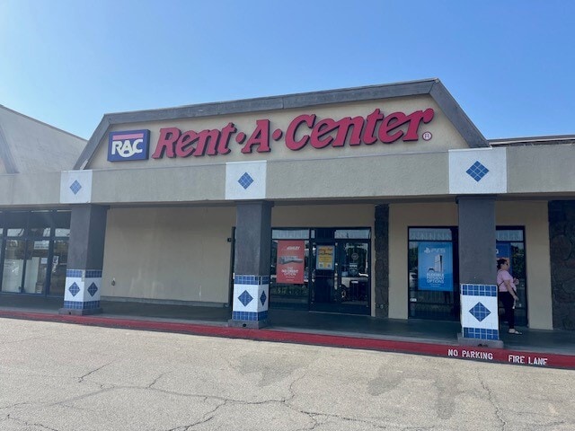 212-320 W Kettleman Ln, Lodi, CA à louer Photo de l’immeuble– Image 1 sur 2