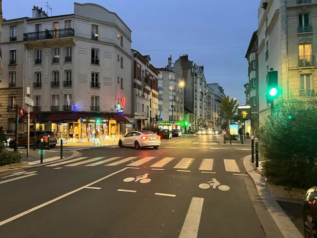 Plus de détails pour Local commercial à louer