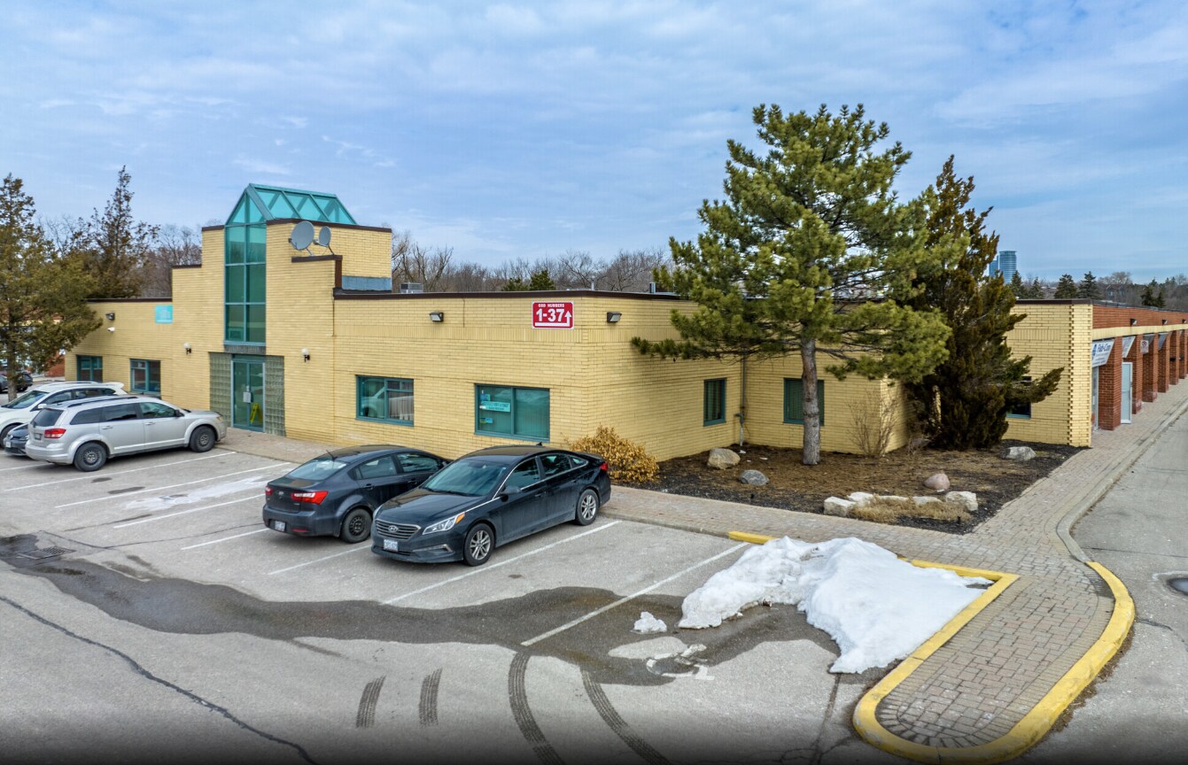 3045 Southcreek Rd, Mississauga, ON à vendre Photo de l’immeuble– Image 1 sur 2