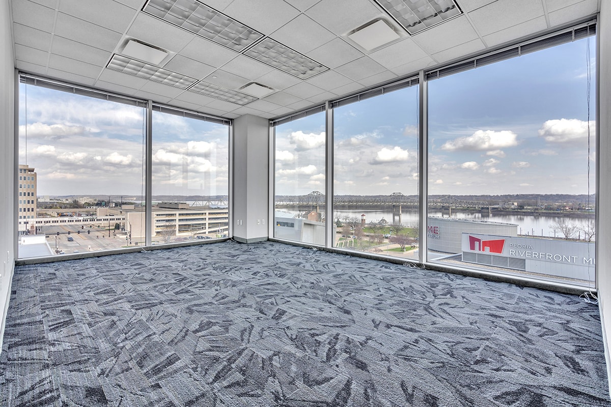 211 Fulton St, Peoria, IL à louer Photo intérieure– Image 1 sur 1