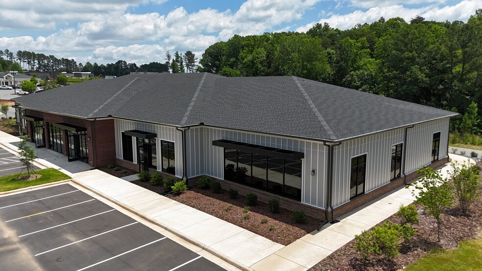 345 Patricia Ln, Fort Mill, SC à louer - Photo de l’immeuble – Image 2 sur 4