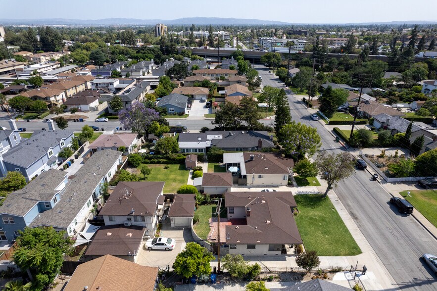 616 S 5th Ave, Monrovia, CA à vendre - Photo de l’immeuble – Image 2 sur 10
