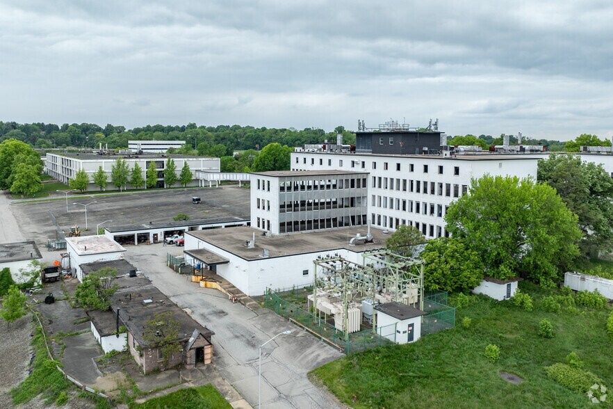 1310 Beulah Rd, Pittsburgh, PA à vendre - Photo de l’immeuble – Image 2 sur 12