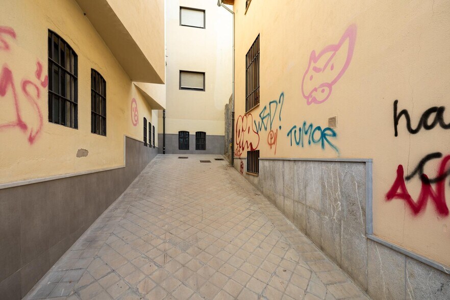 Terrain dans Granada, Granada à vendre - Photo de l’immeuble – Image 2 sur 15