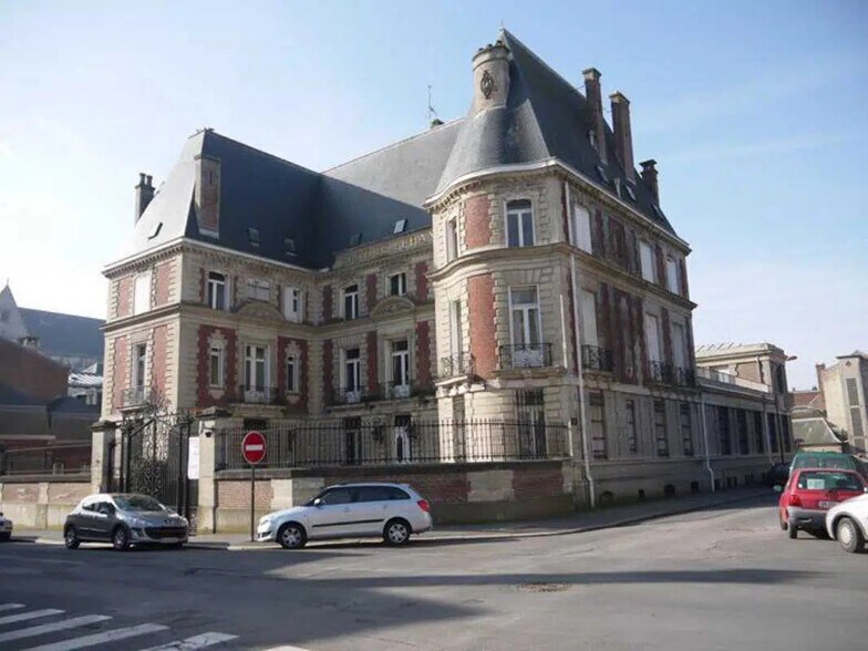 3 Rue D'Alsace, Saint-Quentin à louer - Photo de l’immeuble – Image 1 sur 11