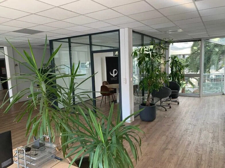 Bureau dans Bordeaux à vendre - Photo de l’immeuble – Image 3 sur 7