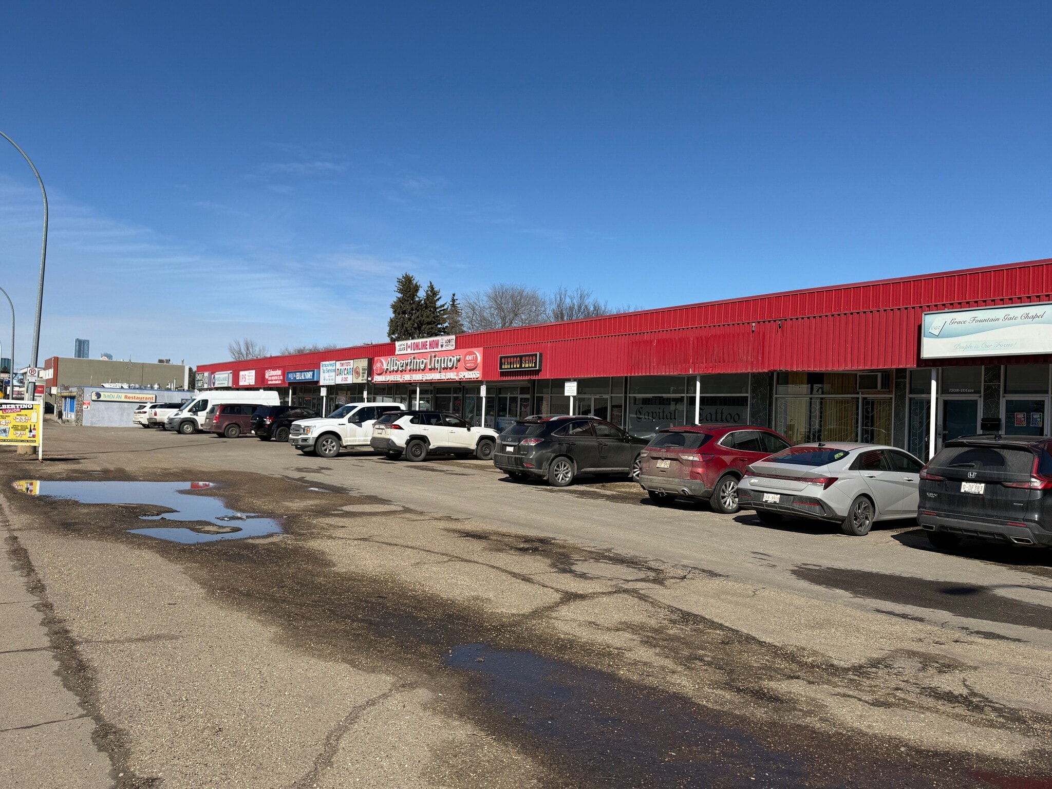 7208-7258 101 Ave NW, Edmonton, AB à louer Photo intérieure– Image 1 sur 3