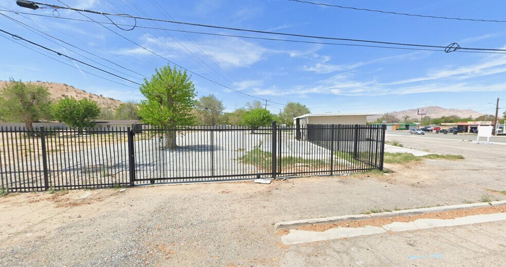 16593 S D St, Victorville, CA à louer - Photo de l’immeuble – Image 2 sur 4
