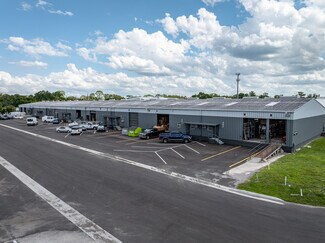 Plus de détails pour 325-395 Commercial St, Casselberry, FL - Industriel/Logistique à louer