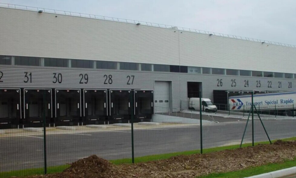 Industriel/Logistique dans Châtres à louer - Photo de l’immeuble – Image 1 sur 3