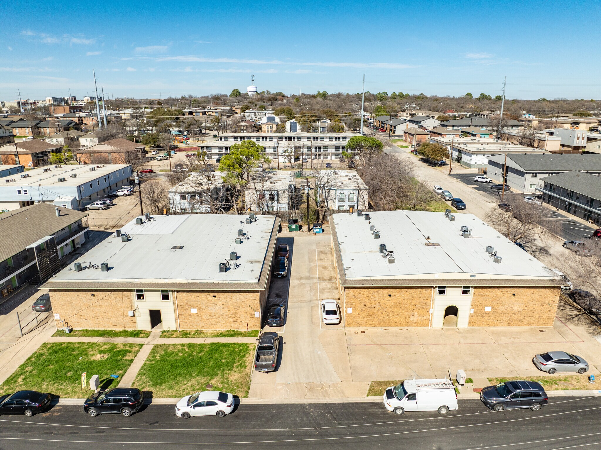 2404 Louise St, Denton, TX à vendre Photo principale– Image 1 sur 38