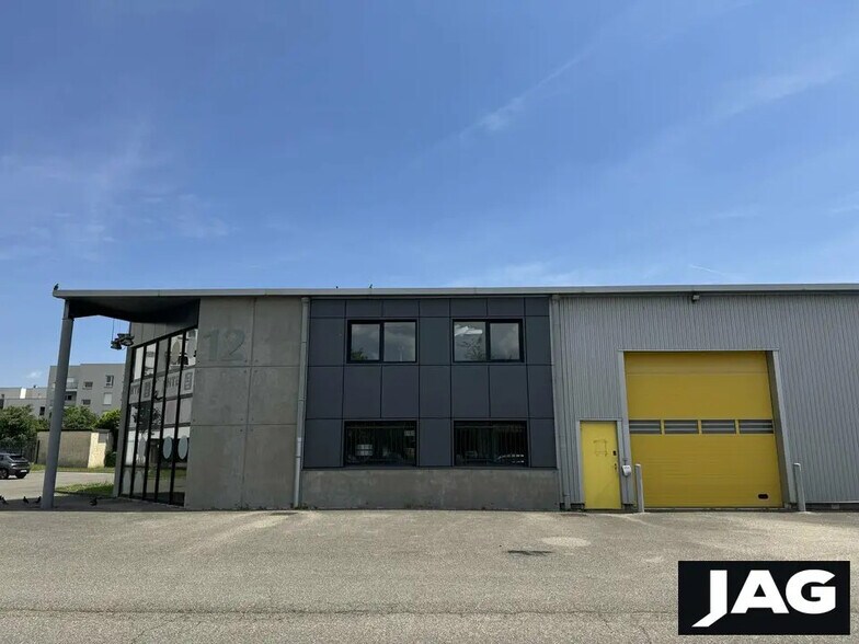 Bureau dans Vaulx-en-Velin à louer - Photo de l’immeuble – Image 2 sur 10